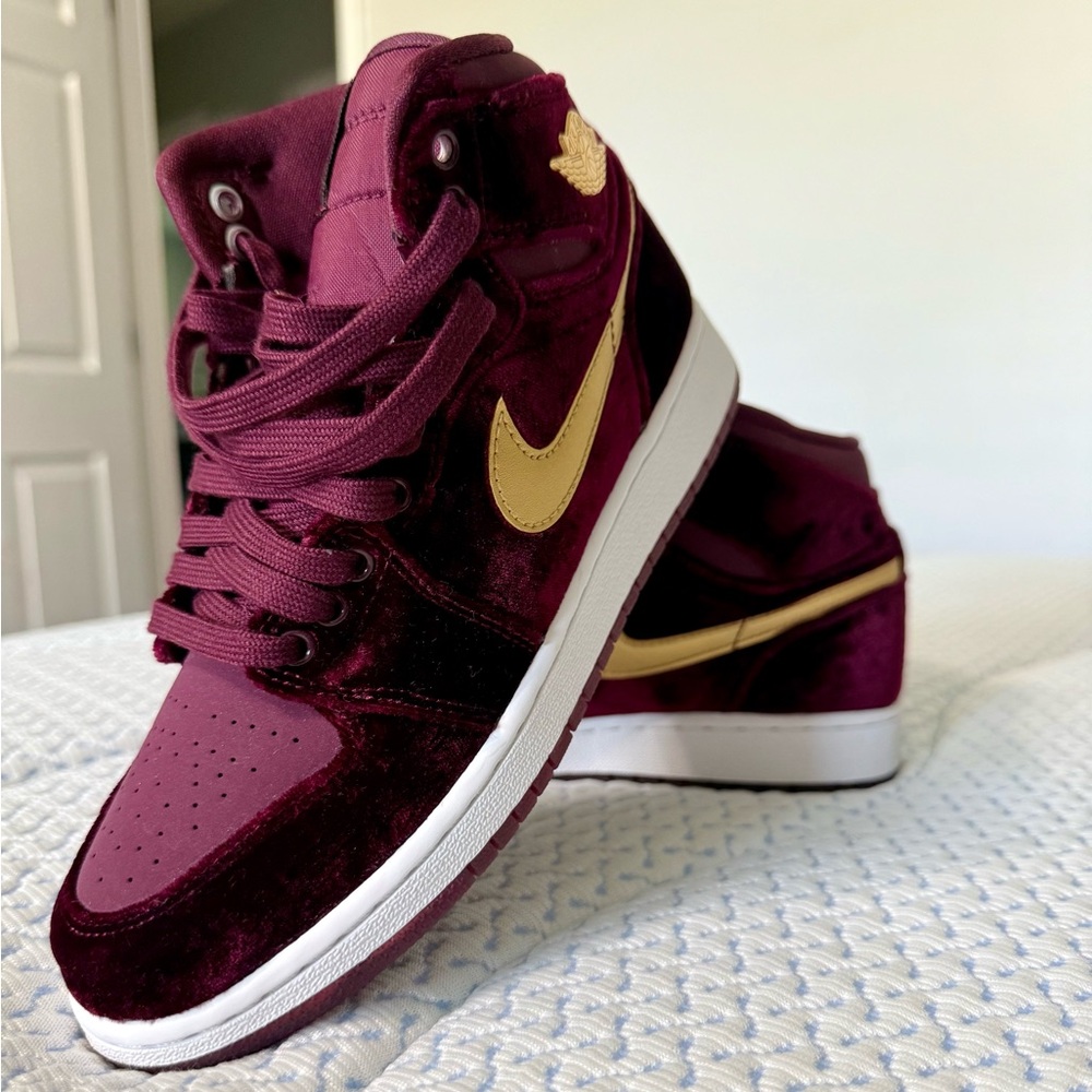 Air Jordan 1 Retro Heiress “Velvet” 2016